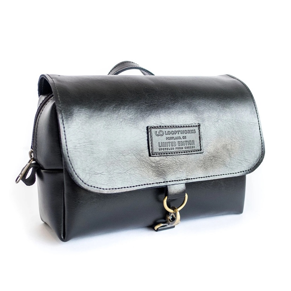 Looptworks Loopt Classics Toiltery Kit - image 1